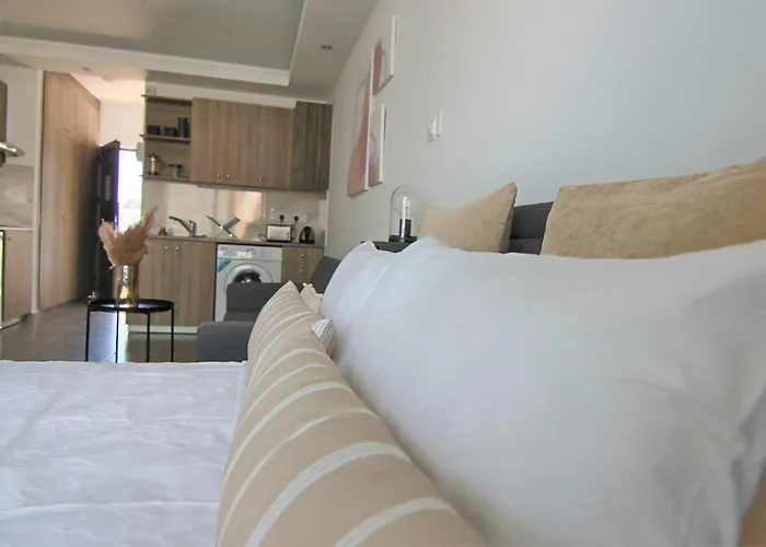 Phaedrus Living: Seaside Luxury Flat Athina 117